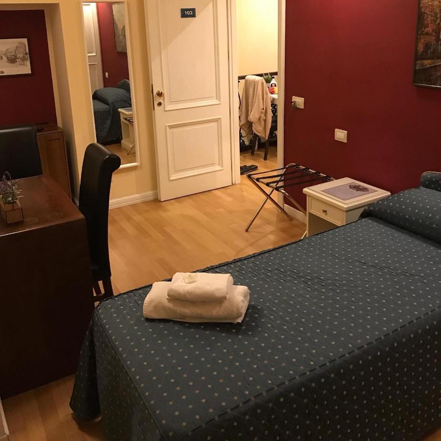 Flann O'brien Guest house Rome