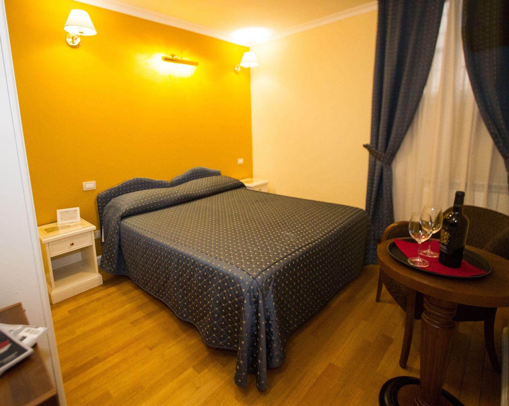 Flann O'brien Guest house Rome