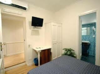 Flann O'brien Guest house Rome