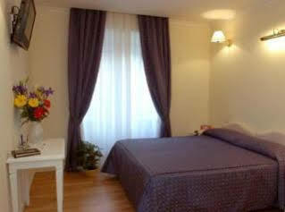 Flann O'brien Guest house Rome
